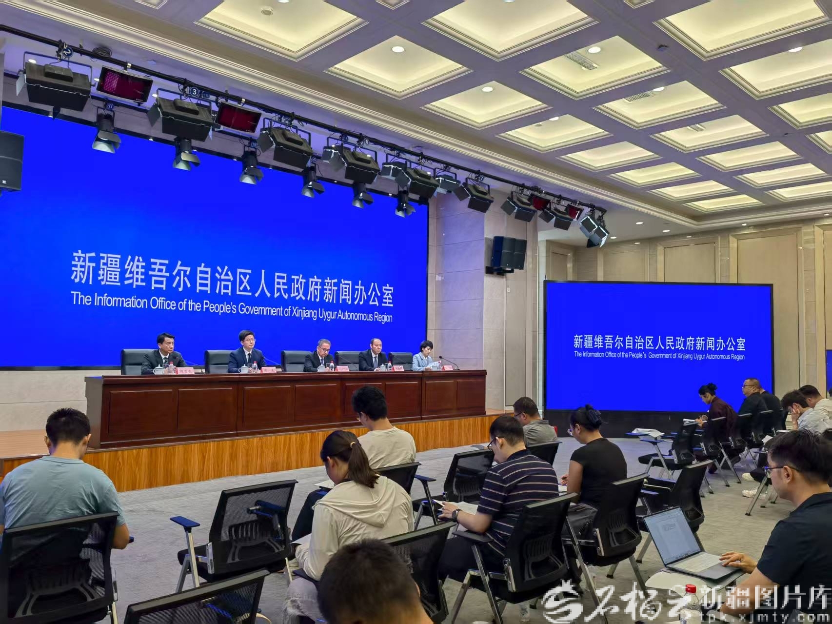 奋力书写丝路明珠高质量发展新答卷——“新